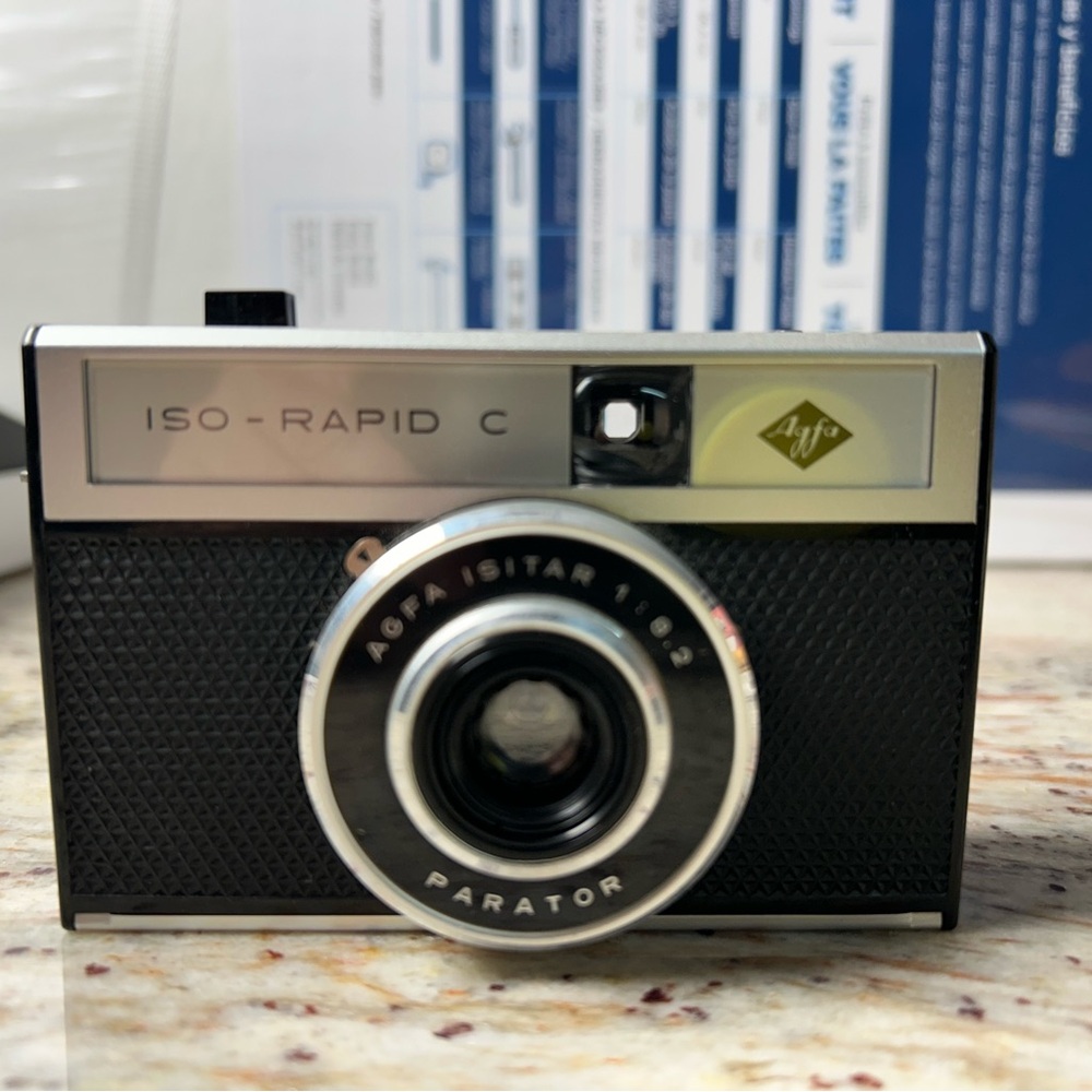 Agfa Isoflash Rapid C Film Camera.  PLEASE READ.